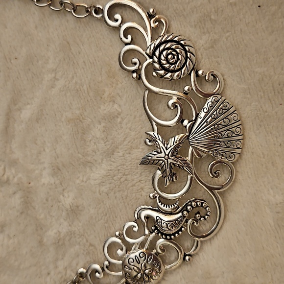 SCROLL Silvertone Beach Seashell Seahorse Bib Statement Necklace - Picture 3 of 8